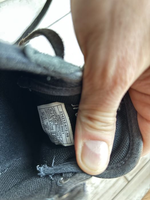 Продаю кеди Levis