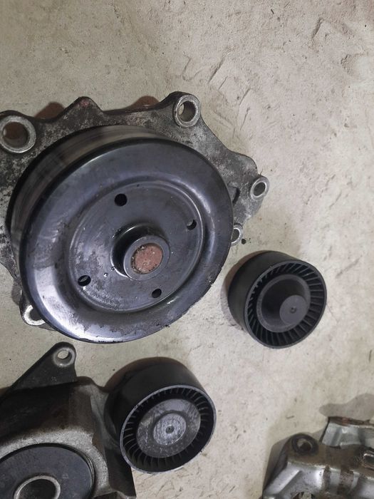 Натяжні ролики ролік колесико Тойота Авенсіс т27 2.2 дизель д4д