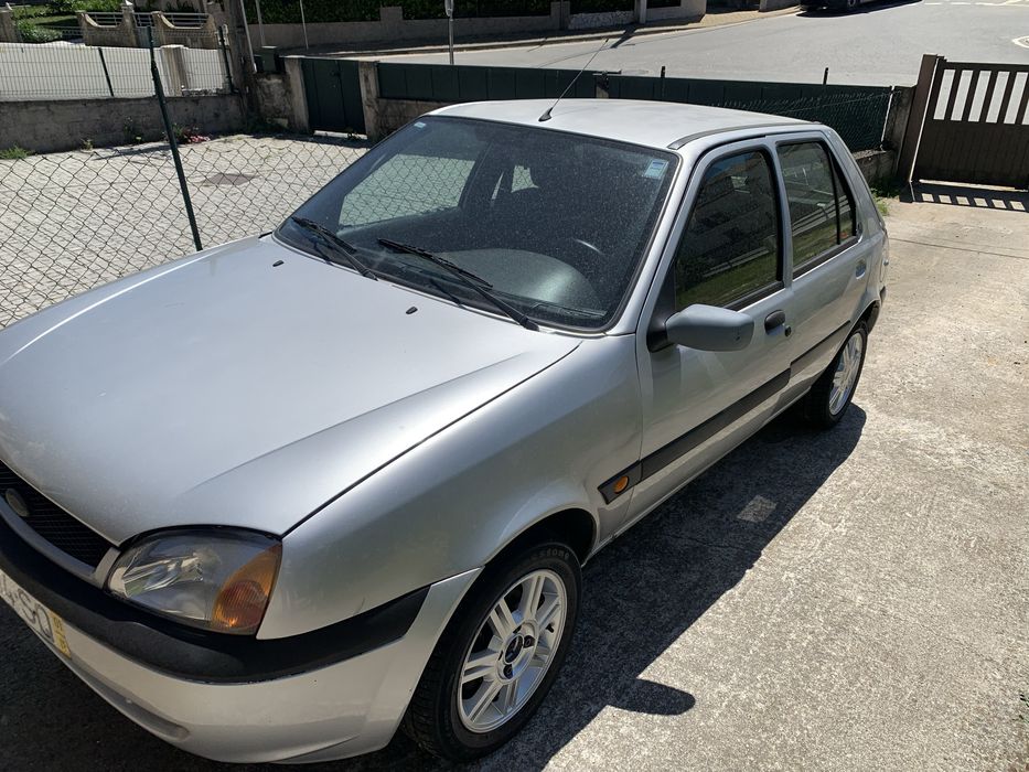 Ford Fiesta IV em bom estado