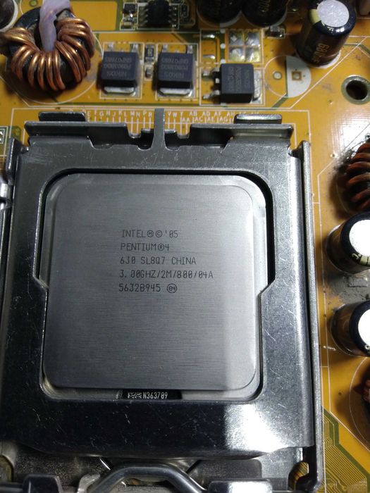 Материнки AsusP5GV-MX+Celeron 2,53GHz і AsusP5GPL-X SE+Pentium4 3,0GHz