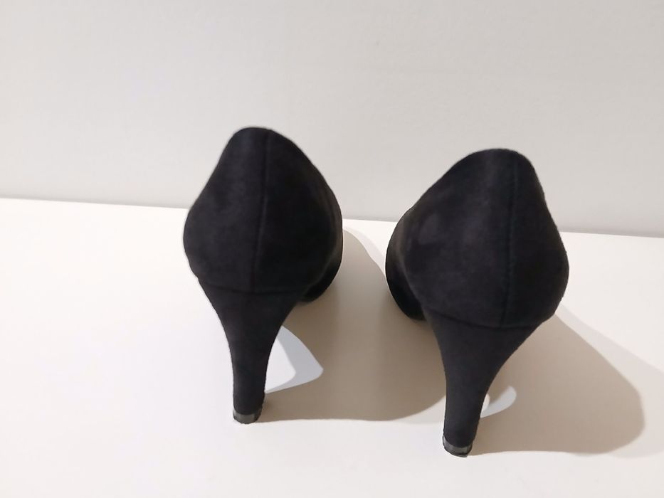 Sapatos clássicos pretos