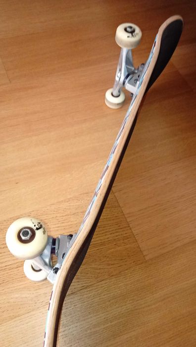 Vendo skate inteiro muito bom que foi montado as peças