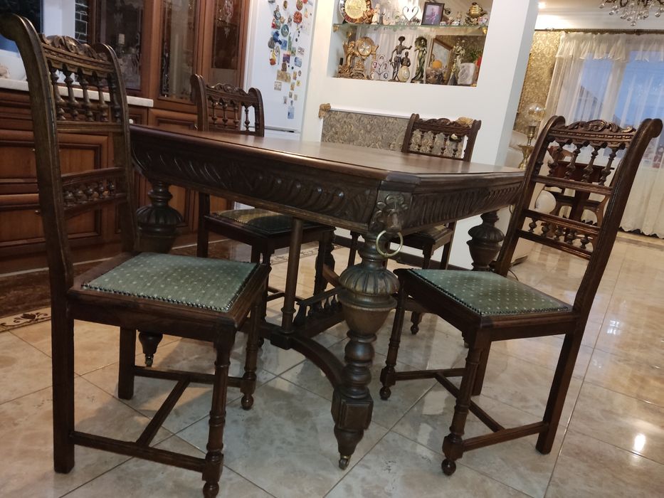 Стіл і 6 Стільців (Антикваріат)