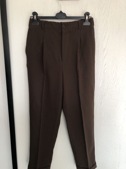 Khaki spodnie cygaretki z lampasem w bdb stanie zara super sie prezent