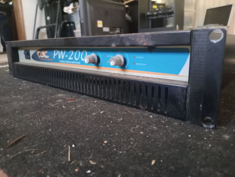 Amplificador 200 Watts