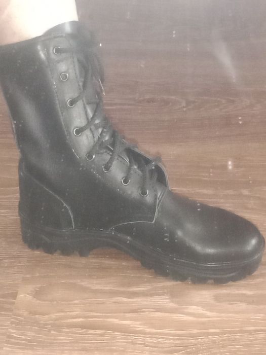 Бебці шкіряні легкі демесезонні.