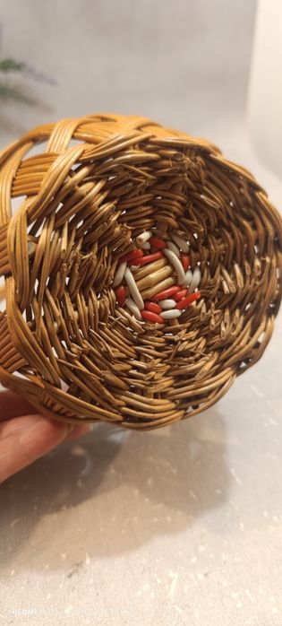 Mały koszyk wiklinowy vintage