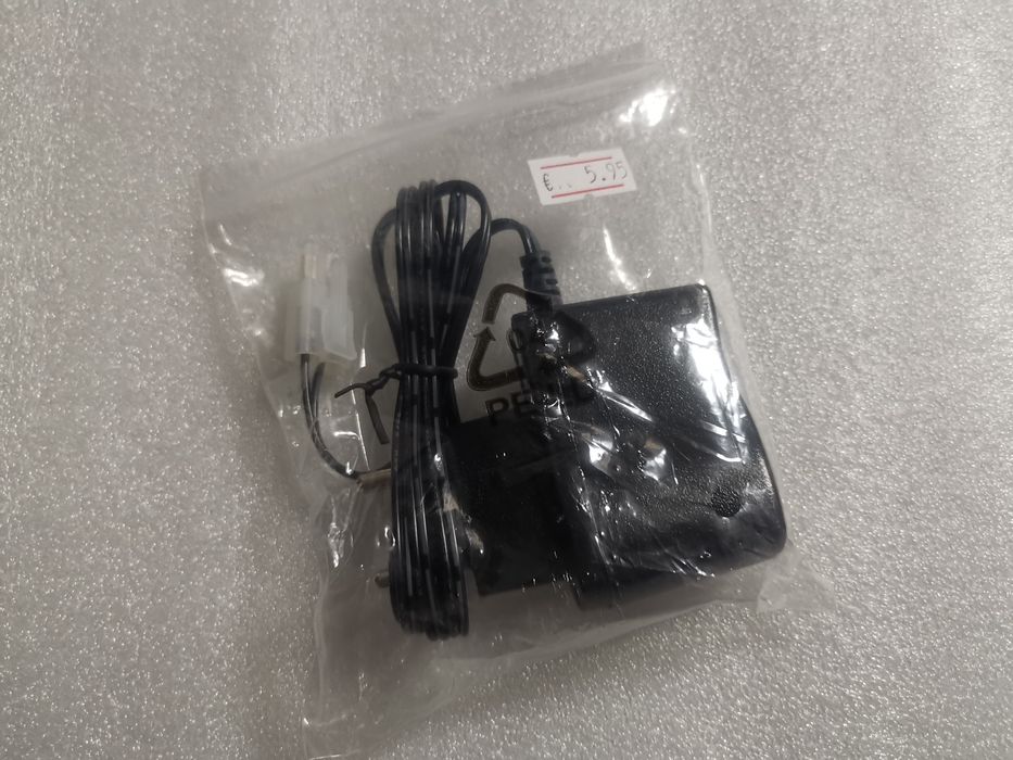 Carregador Ni-MH ou Ni-Cd baterias 7,2V 6 células novo Tamiya T-Deans