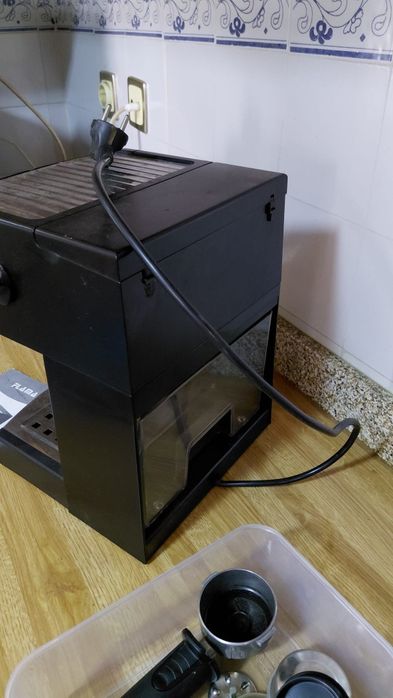 Máquina de café flama como nova