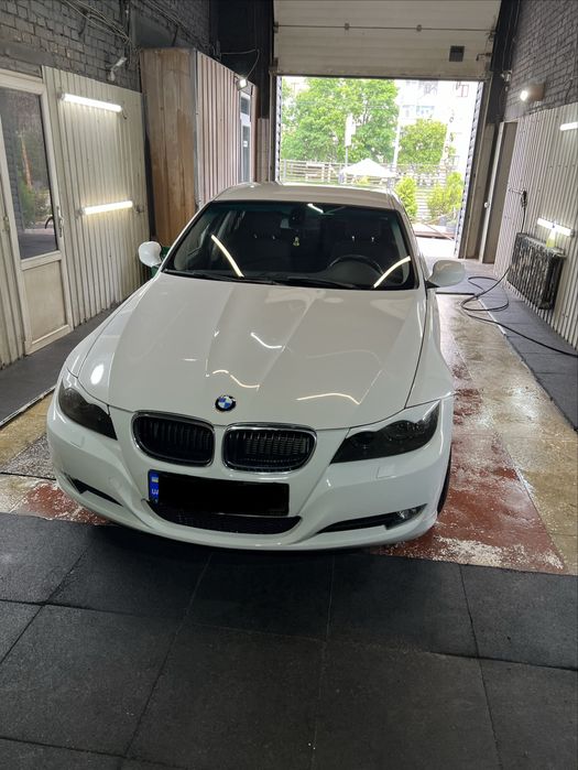 BMW 318 2011 Автомат