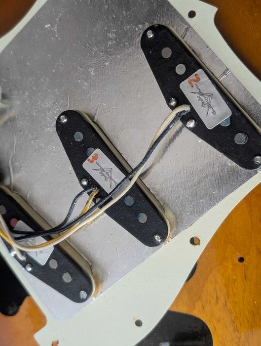 Электрогитара American Deluxe Ash Stratocaster (Made in USA)