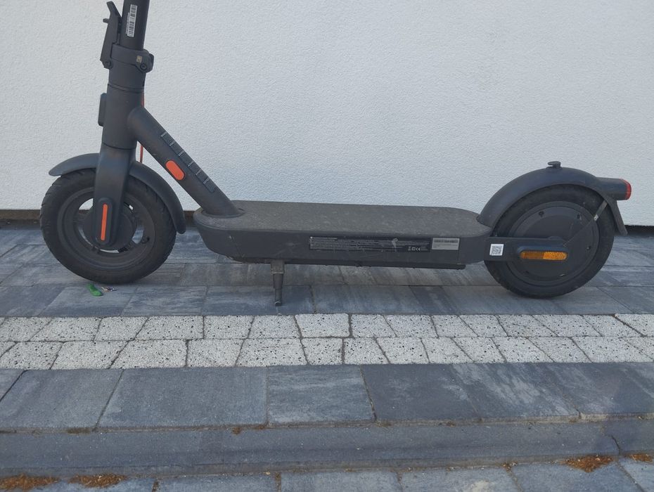 Sprzedam hulajnogę Xiaomi 4 Pro