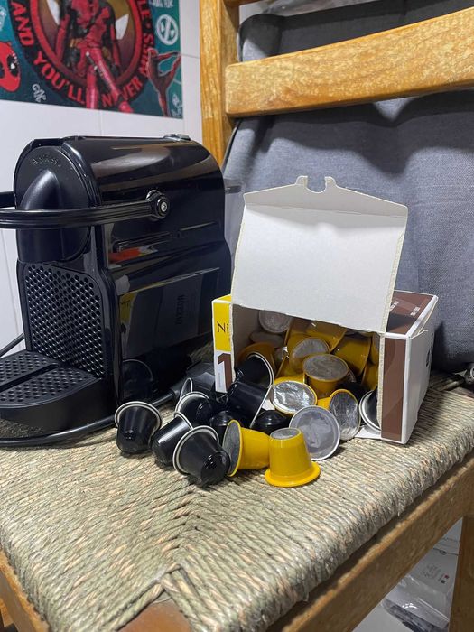 Máquina café Nespresso como nova