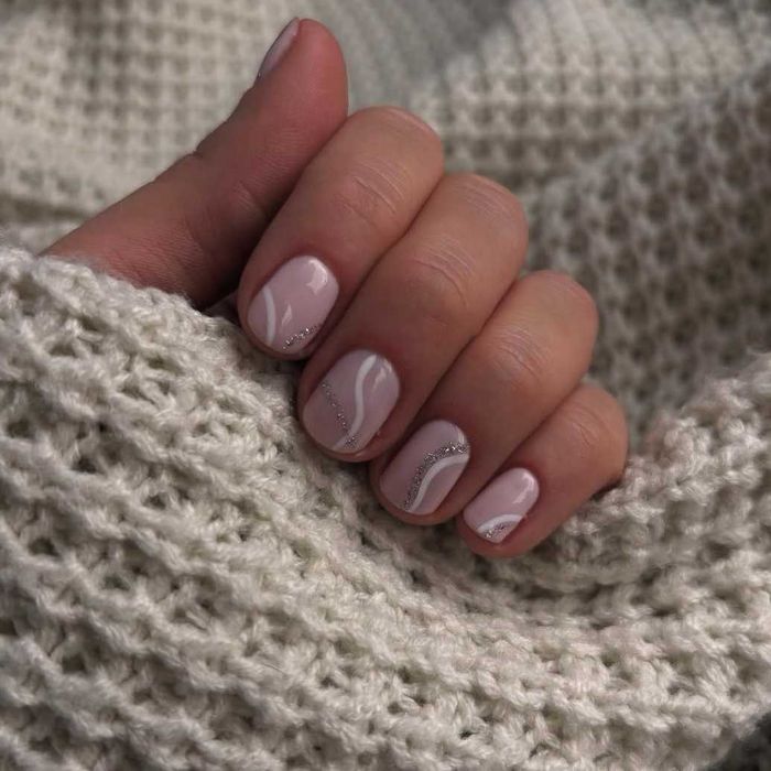 Manicure i pedicure hybrydowy, stylizacje przedłużane