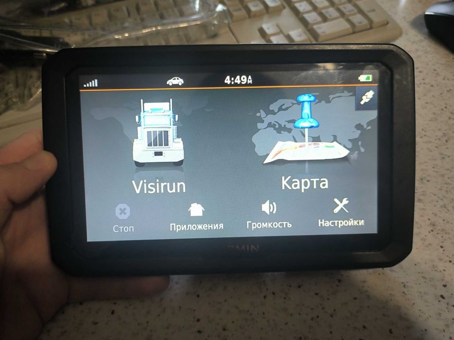 Автонавігатор з безкоштовним оновленням карт Garmin Dezl 770