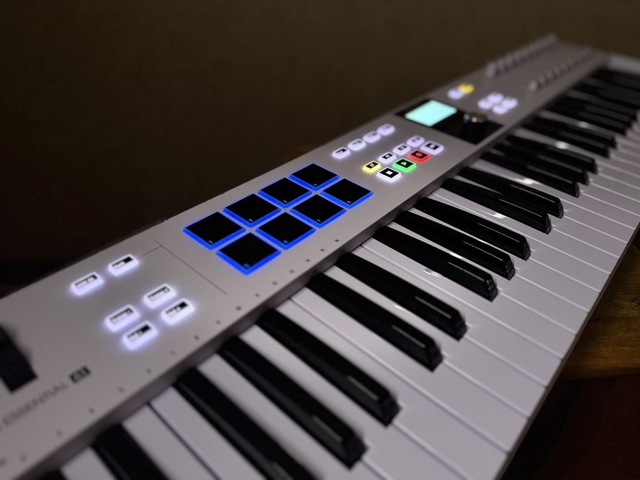 Midi-клавіатура Arturia Keylab Essential 61 mk3