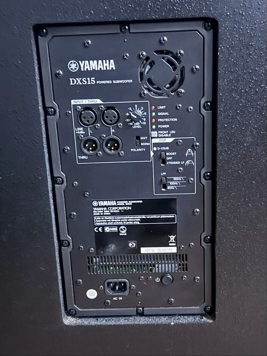 Yamaha DXS15 (subwoofer)