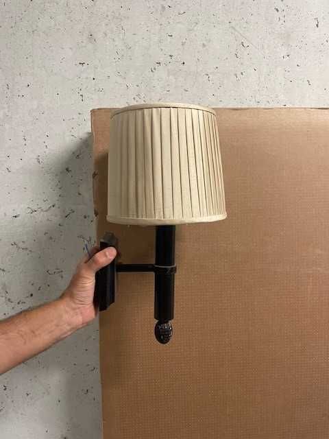 Conjunto de apliques (2) com abajur pregas em seda natural