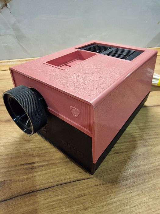 Rzutnik Ania plus 4 bajki i żarówka