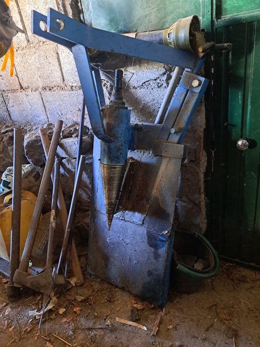 Rachador de lenha para tractor