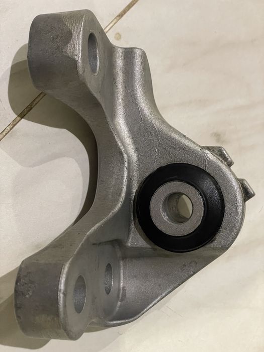 Кронштейн двигателя Jeep Cherokee KL 14- ВНЕДОРОЖНИК 2.4