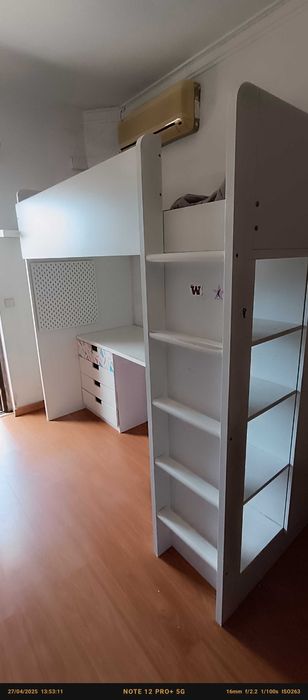 Vendo cama com guarda roupa e secretária usado em bom estado