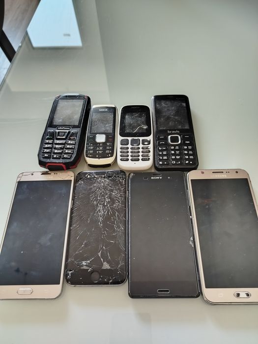 Продам лот телефонів