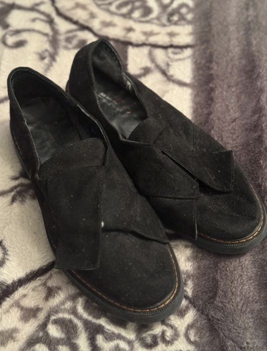 Sapatos pretos senhora