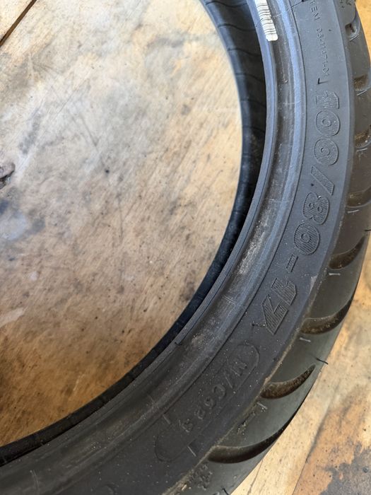 Opona michelin r17 100/80