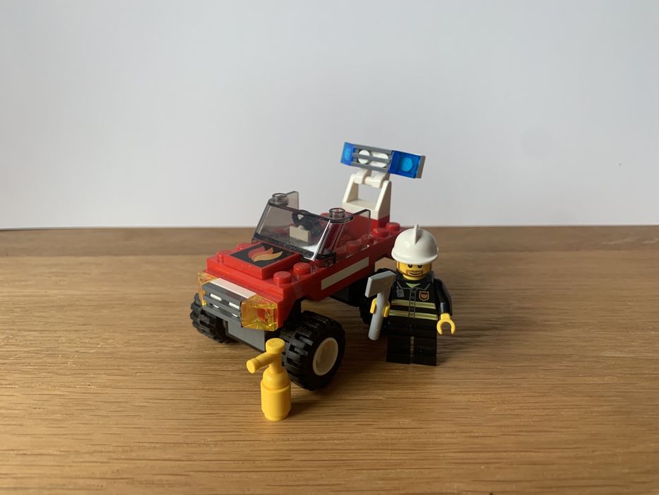 Wóz dowódcy straży Lego City, 7241
