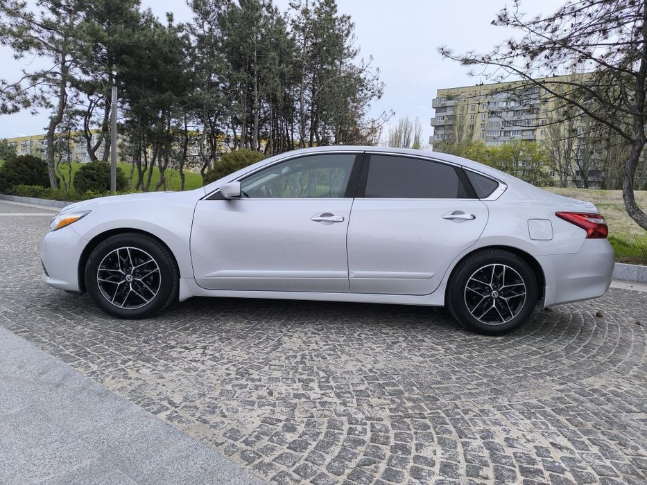 Nissan Altima SV