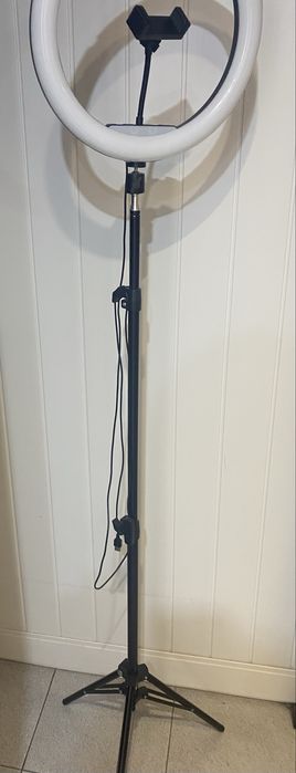 Anel de luz com tripe para colocar telemovel