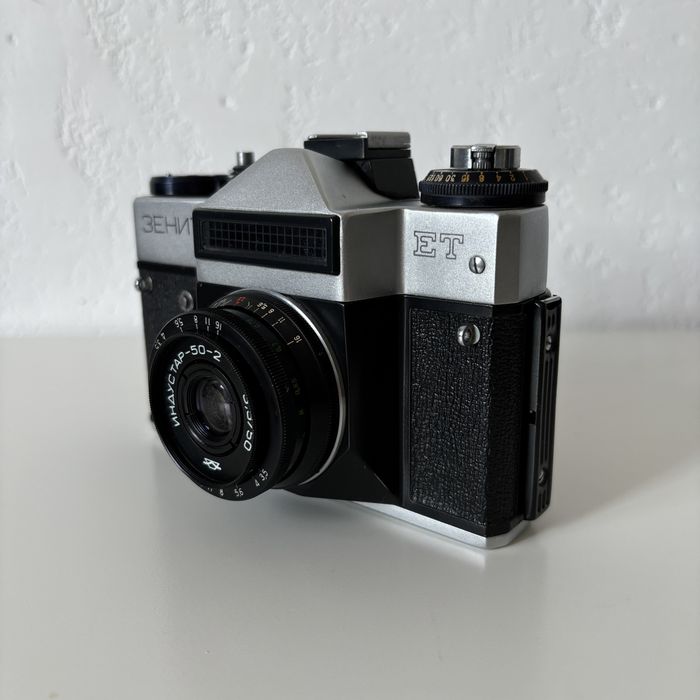 Фотоапарат «Зенит-EТ» з обʼєктивом «Индустар-50-2» та чохлом