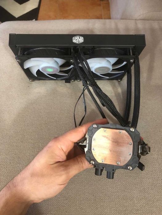 Cooler Master MasterLiquid ML240L V2 RGB Kit de Refrigeração Líquida