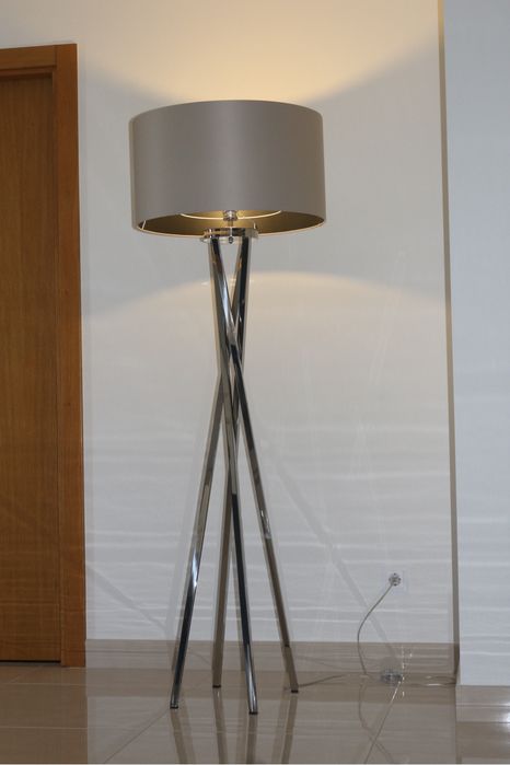 Candeeiro de pé para sala