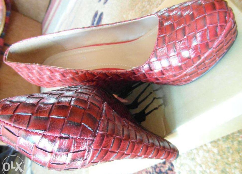 Buty na koturnie, r. 37