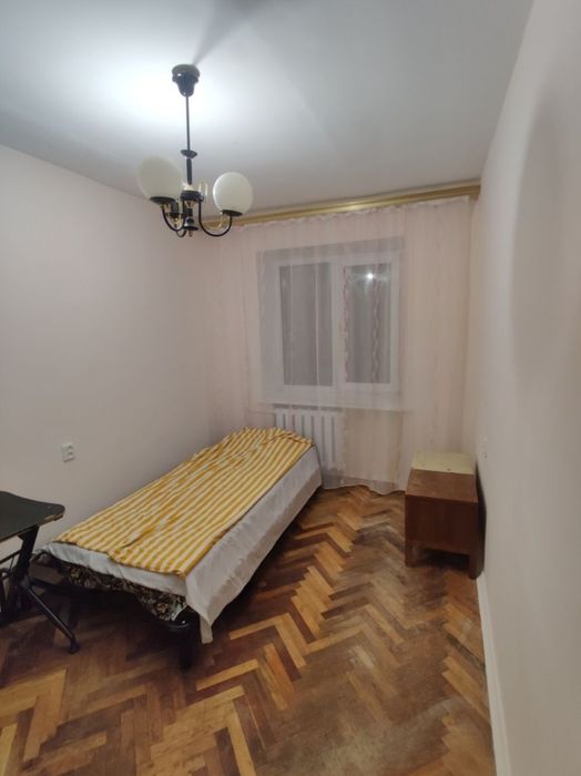 Сдам Печерськ.(м.Кловська) окрему кімнату в 3-кімнатній квартирі