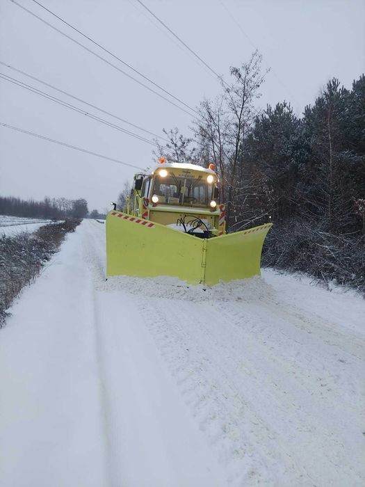 Pług śnieżny samojezdny /spycharka