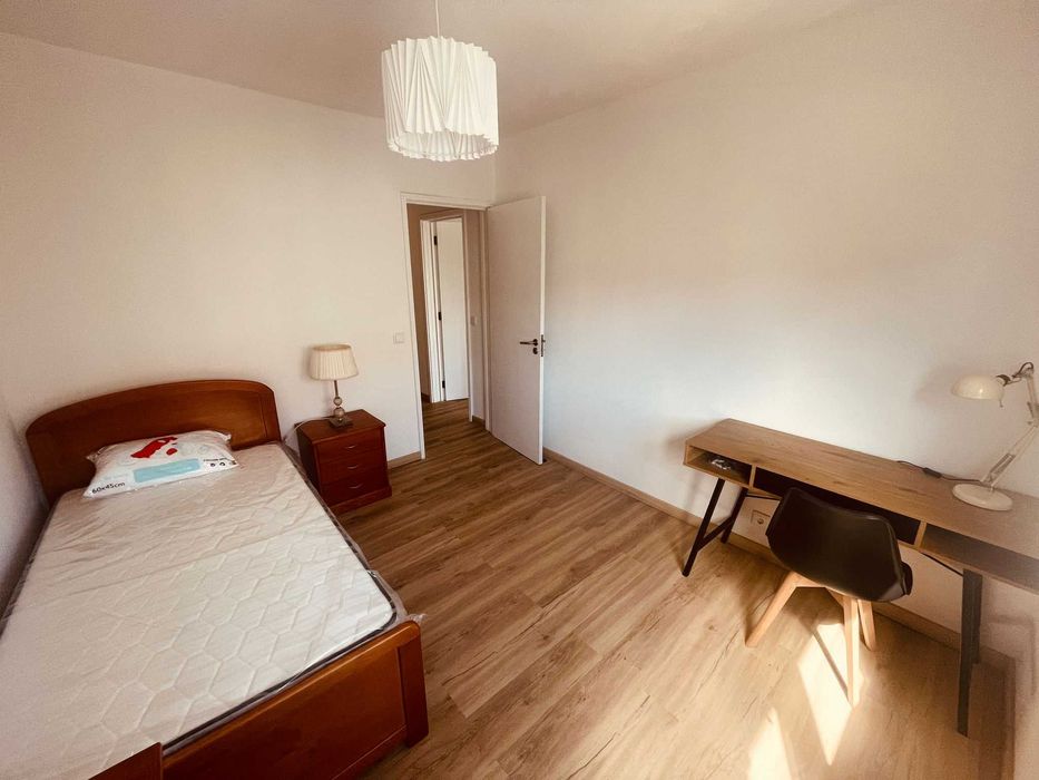 Quarto para arrendar a estudantes/professoras