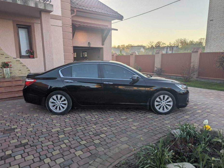 Honda Accord EX-L 2.4 2013, автомат – гарний стан