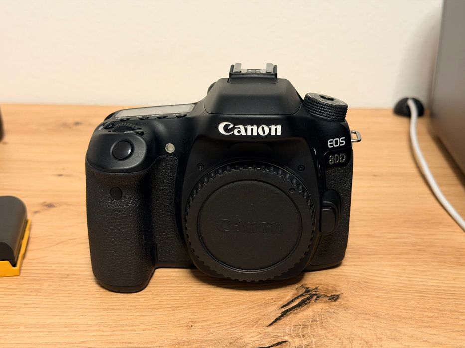 Canon EOS 80 D Excelente estado.
