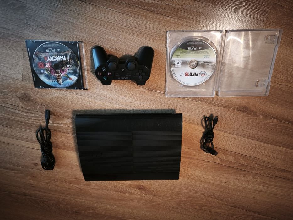 PlayStation 3 super slim z grami 500 gb  FIFA