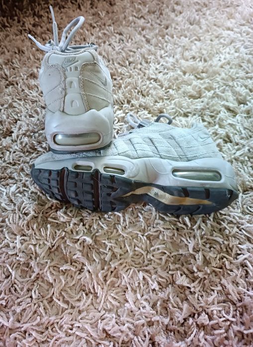 Замшеві кросівки Nike