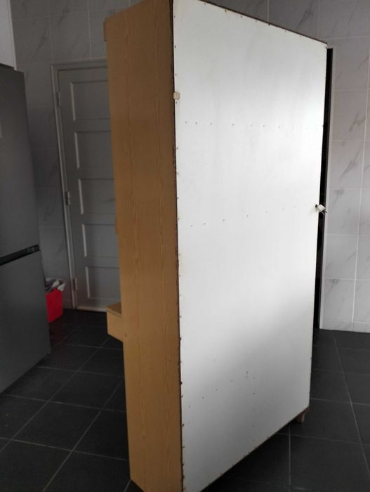 Escrivaninha em bom estado