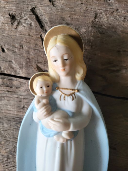 Maryja porcelanowa kropielnica Matka Boska