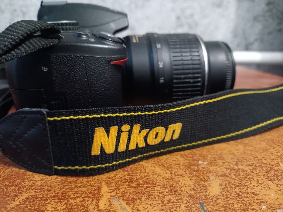 Фотоапарат Nikon D3000 з об'єктивом , торг