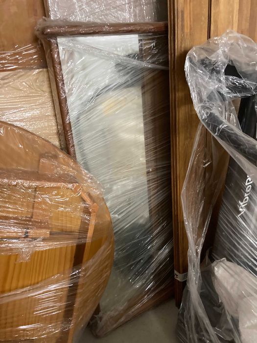 Comoda de quarto com espelho em madeira maciça da marca CERNE