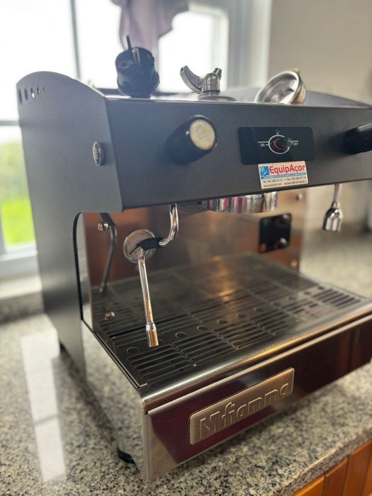 Máquina de café com Moinho
