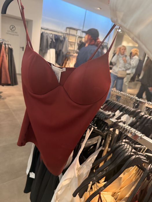 Продам топ zara з чашечками