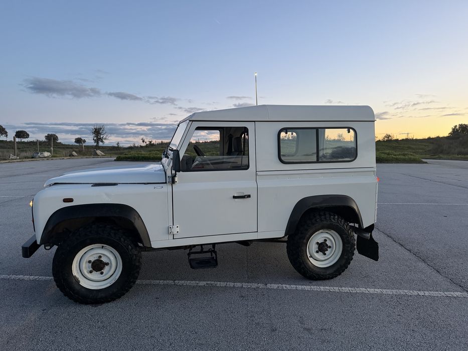 Land Rover Defender TD5 61000kms 2005 1 registo